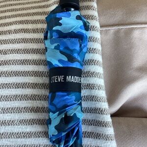 Steve Madden Blue Camo Folding Umbrella